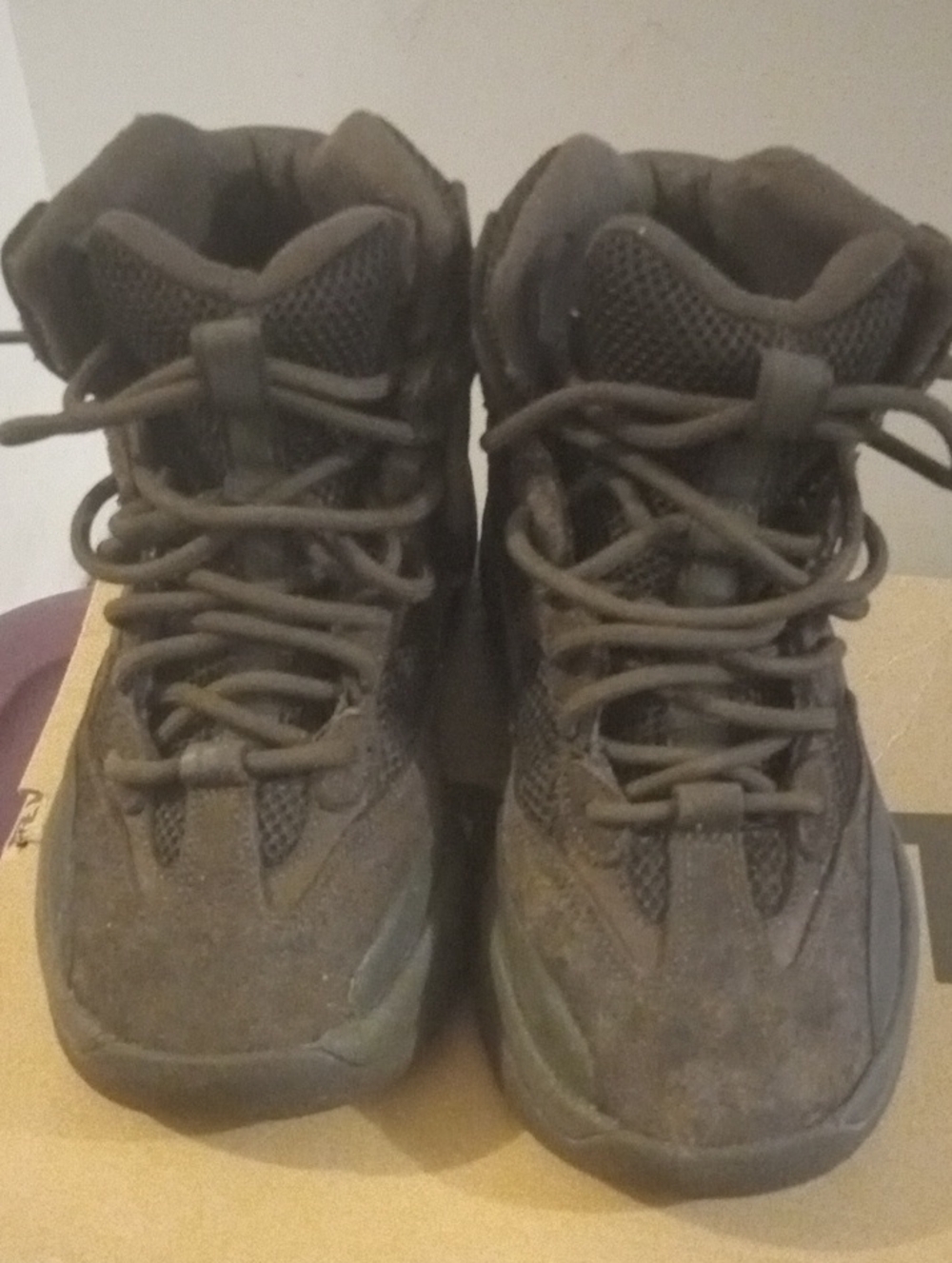 adidas Yeezy Desert Boots Oil Size 8.5